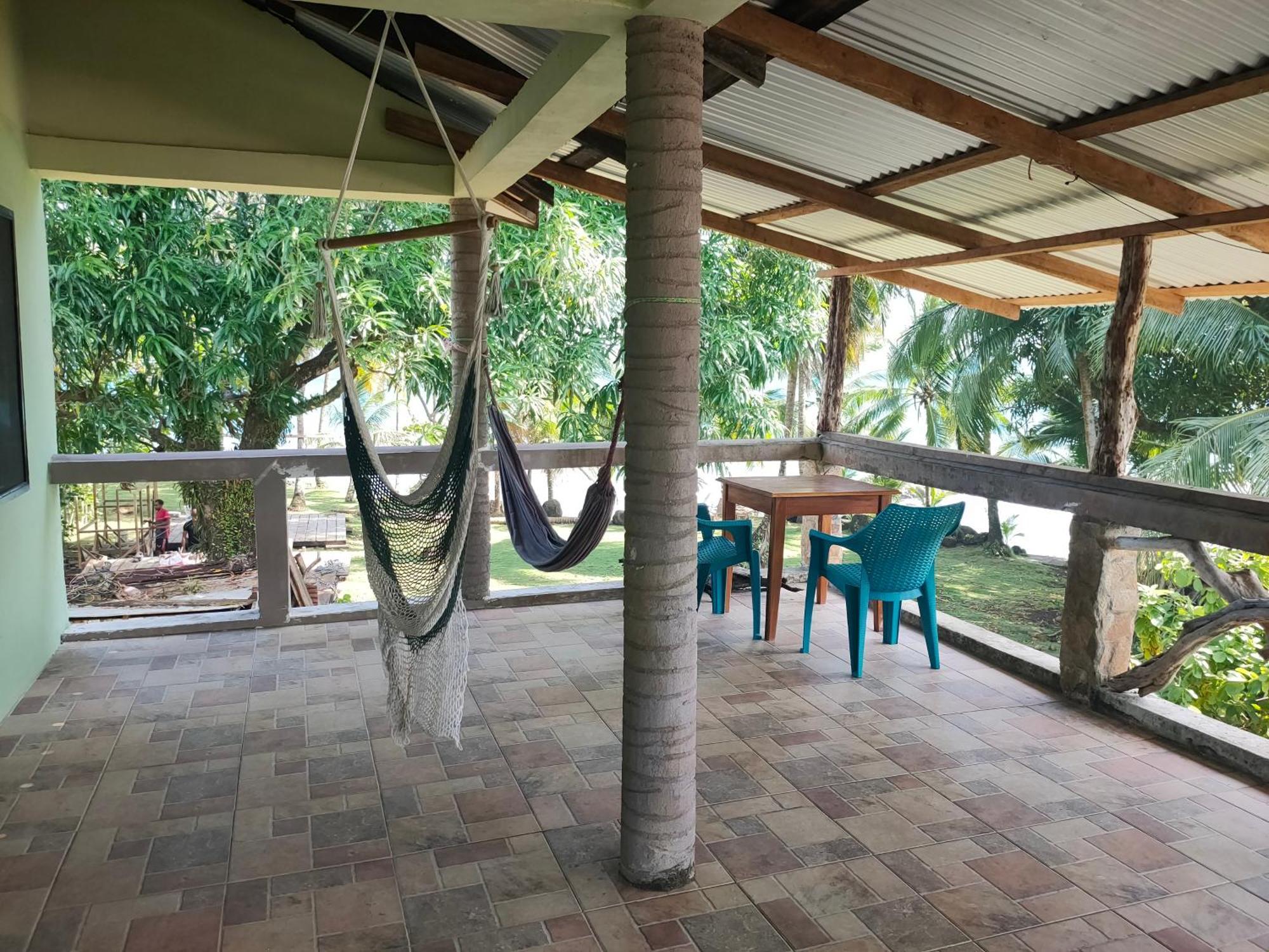 Guesthouse Island Escape South End Номер фото