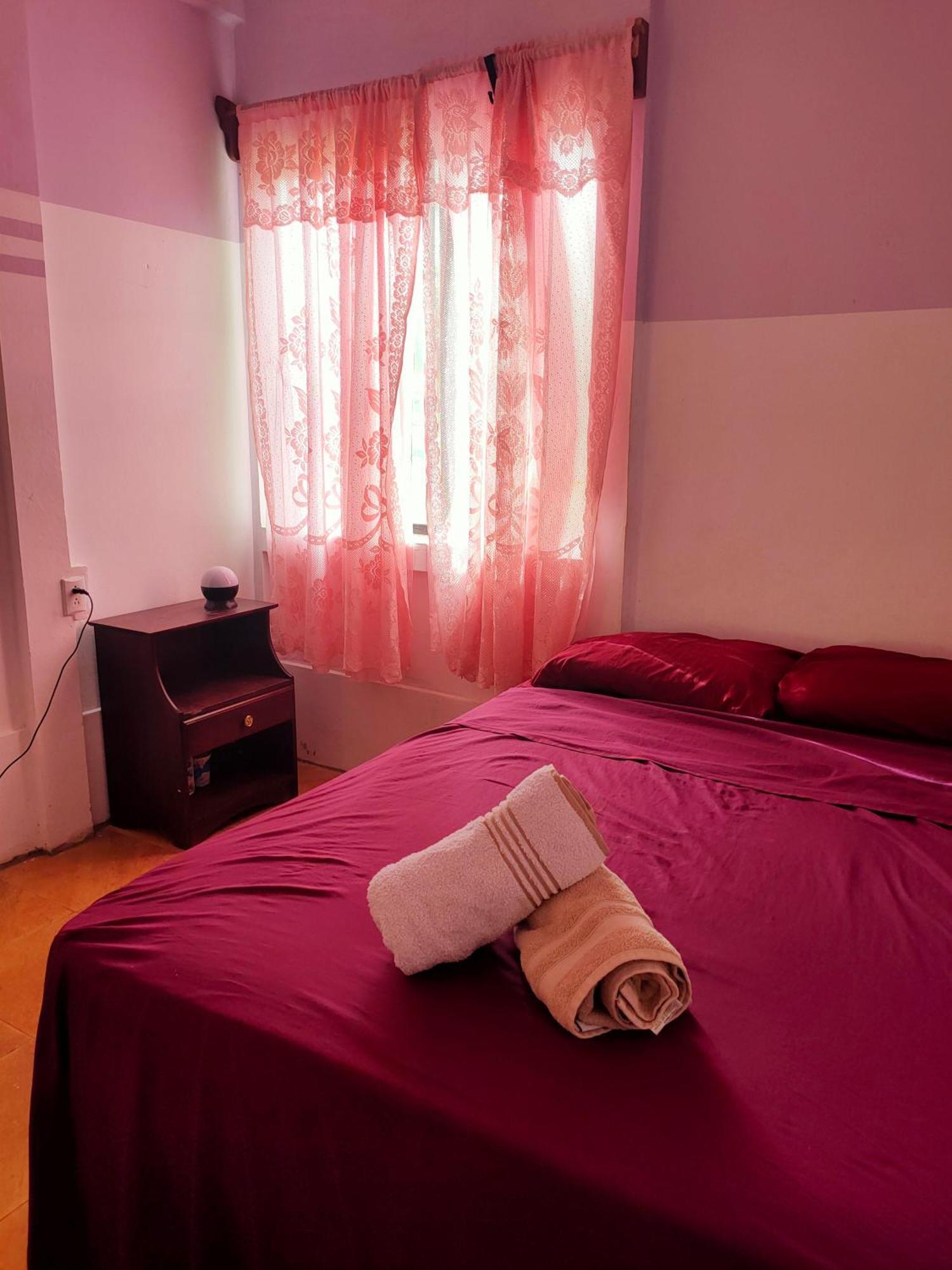 Guesthouse Island Escape South End Номер фото