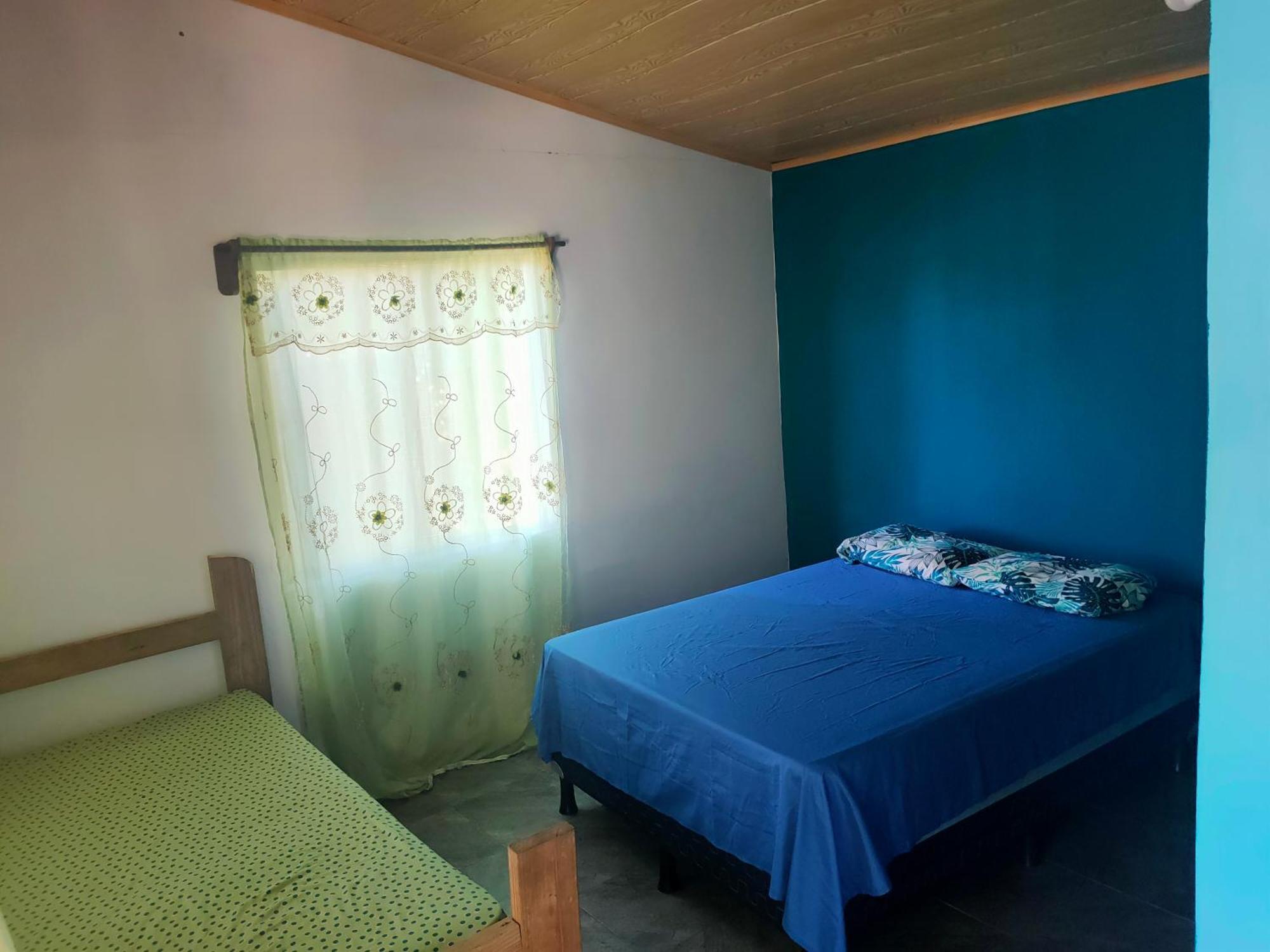 Guesthouse Island Escape South End Номер фото